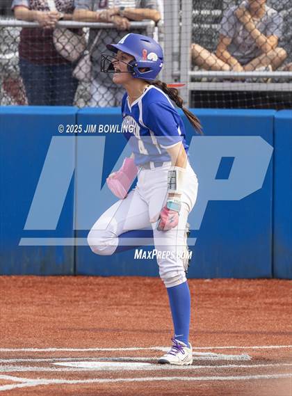 Thumbnail 2 in Auburn vs. Tolono Unity (IHSA 2A Super-Sectional) photogallery.