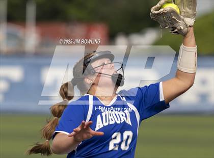 Thumbnail 2 in Auburn vs. Tolono Unity (IHSA 2A Super-Sectional) photogallery.