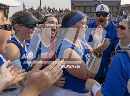 Thumbnail 1 in Auburn vs. Tolono Unity (IHSA 2A Super-Sectional) photogallery.