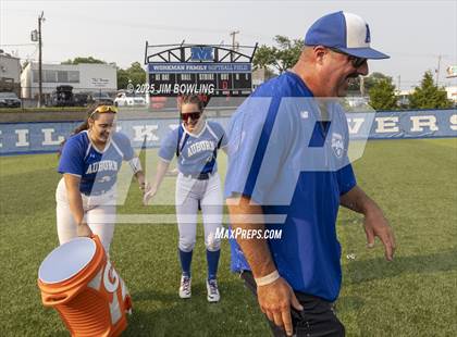 Thumbnail 2 in Auburn vs. Tolono Unity (IHSA 2A Super-Sectional) photogallery.