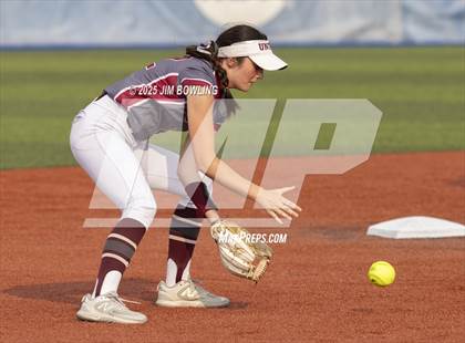 Thumbnail 2 in Auburn vs. Tolono Unity (IHSA 2A Super-Sectional) photogallery.