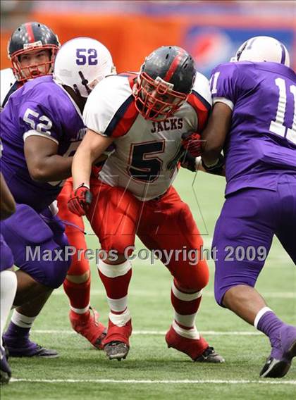 Thumbnail 3 in New Rochelle vs. North Tonawanda (NYSPHSAA Class AA Final) photogallery.