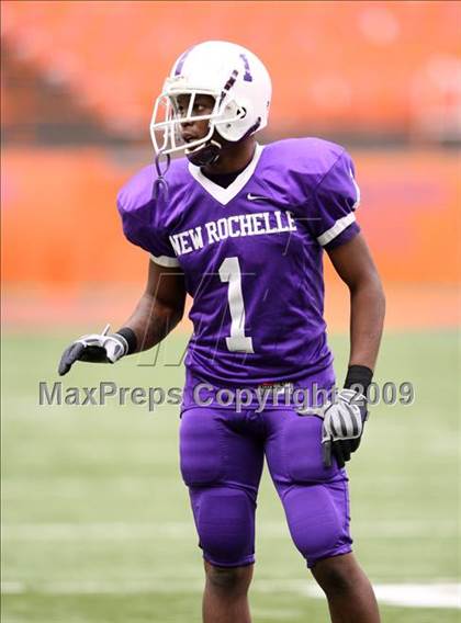Thumbnail 3 in New Rochelle vs. North Tonawanda (NYSPHSAA Class AA Final) photogallery.