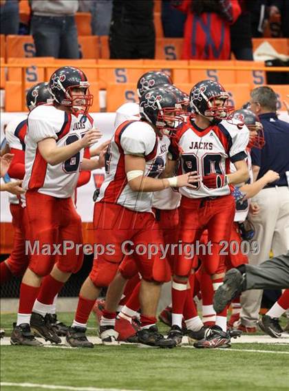 Thumbnail 2 in New Rochelle vs. North Tonawanda (NYSPHSAA Class AA Final) photogallery.
