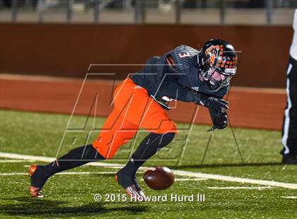Thumbnail 3 in Aledo vs. Trimble Tech (UIL 5A Bi-District Playoff) photogallery.