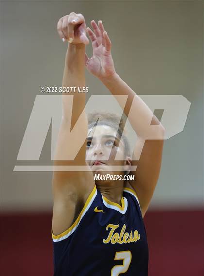 Thumbnail 3 in Toledo Christian vs. Dublin Coffman photogallery.