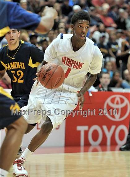 Thumbnail 1 in Santa Monica vs. Leuzinger (CIF SS D1A Final) photogallery.