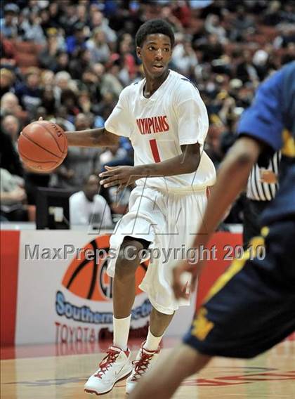 Thumbnail 3 in Santa Monica vs. Leuzinger (CIF SS D1A Final) photogallery.