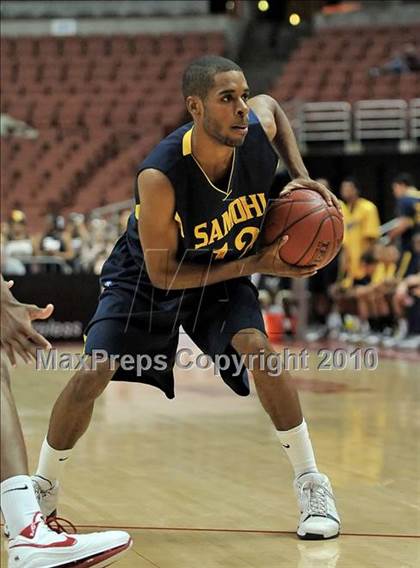 Thumbnail 3 in Santa Monica vs. Leuzinger (CIF SS D1A Final) photogallery.