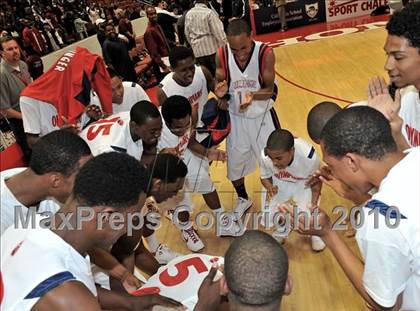 Thumbnail 2 in Santa Monica vs. Leuzinger (CIF SS D1A Final) photogallery.