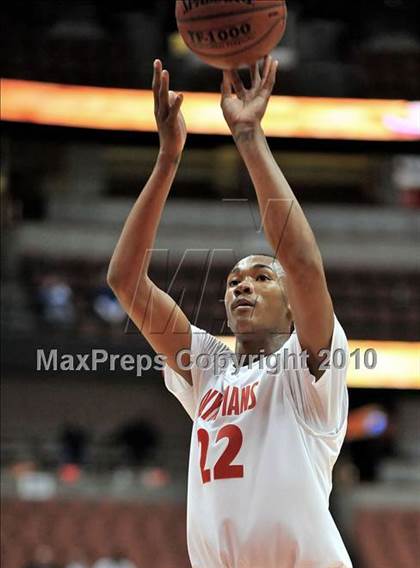 Thumbnail 3 in Santa Monica vs. Leuzinger (CIF SS D1A Final) photogallery.