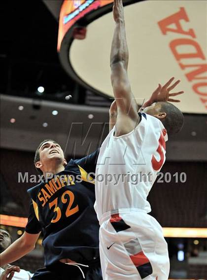 Thumbnail 2 in Santa Monica vs. Leuzinger (CIF SS D1A Final) photogallery.