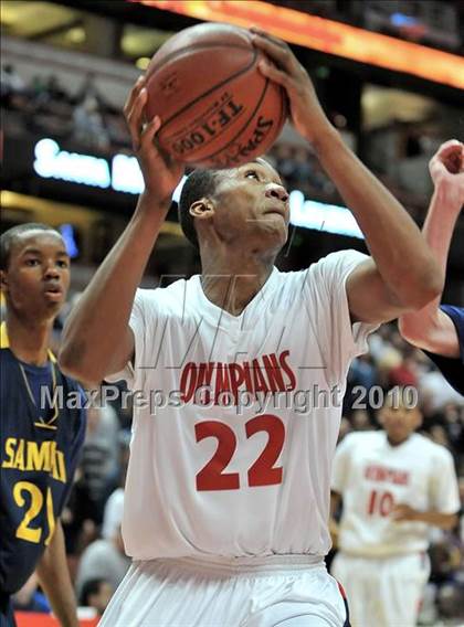 Thumbnail 3 in Santa Monica vs. Leuzinger (CIF SS D1A Final) photogallery.