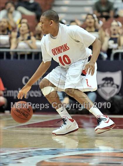 Thumbnail 2 in Santa Monica vs. Leuzinger (CIF SS D1A Final) photogallery.