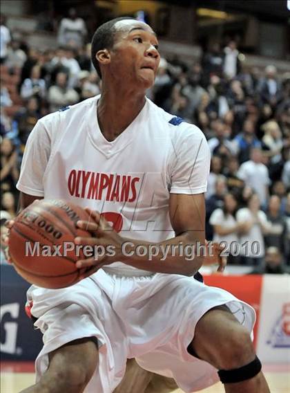 Thumbnail 2 in Santa Monica vs. Leuzinger (CIF SS D1A Final) photogallery.