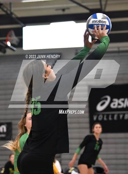 Thumbnail 2 in Mater Dei vs Mira Costa (Durango Fall Classic) photogallery.