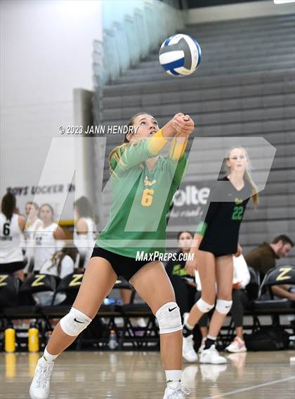 Thumbnail 2 in Mater Dei vs Mira Costa (Durango Fall Classic) photogallery.