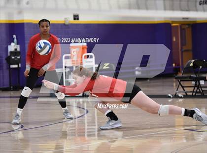Thumbnail 2 in Mater Dei vs Mira Costa (Durango Fall Classic) photogallery.