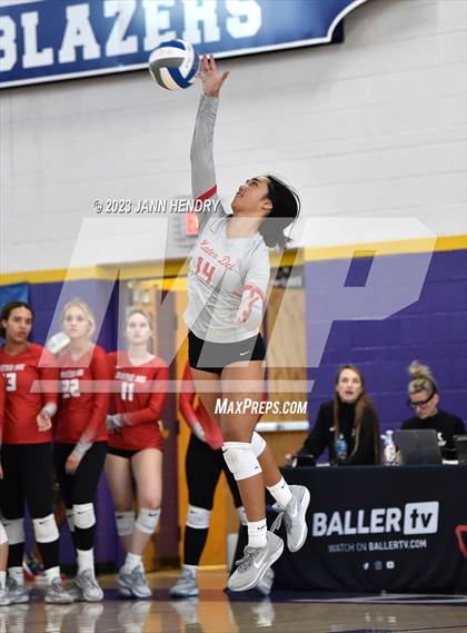 Thumbnail 2 in Mater Dei vs Mira Costa (Durango Fall Classic) photogallery.