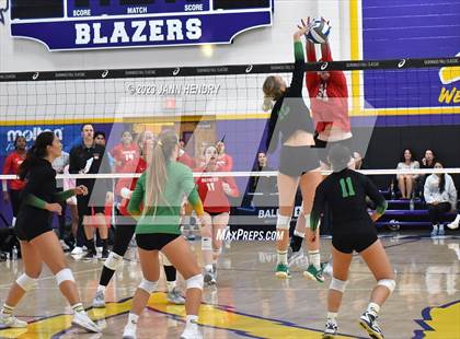 Thumbnail 2 in Mater Dei vs Mira Costa (Durango Fall Classic) photogallery.