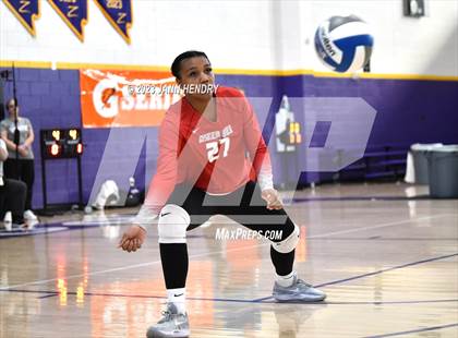 Thumbnail 2 in Mater Dei vs Mira Costa (Durango Fall Classic) photogallery.