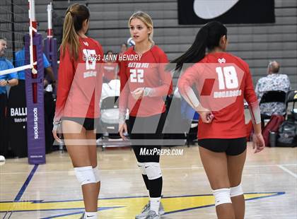 Thumbnail 1 in Mater Dei vs Mira Costa (Durango Fall Classic) photogallery.