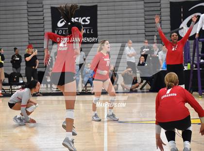 Thumbnail 2 in Mater Dei vs Mira Costa (Durango Fall Classic) photogallery.