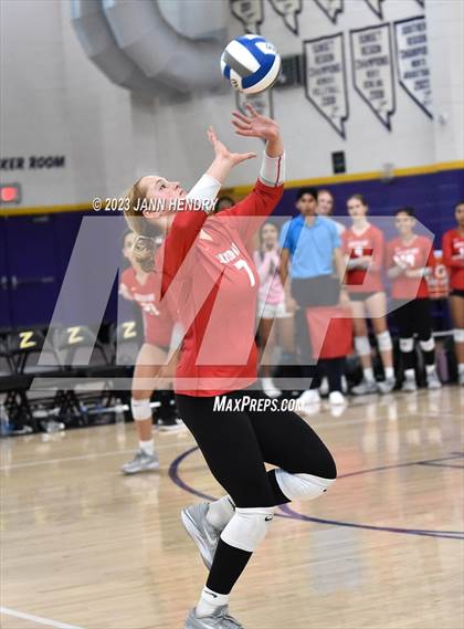 Thumbnail 2 in Mater Dei vs Mira Costa (Durango Fall Classic) photogallery.