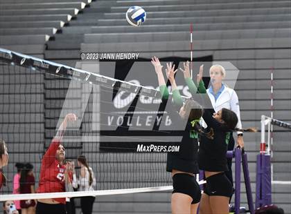 Thumbnail 2 in Mater Dei vs Mira Costa (Durango Fall Classic) photogallery.