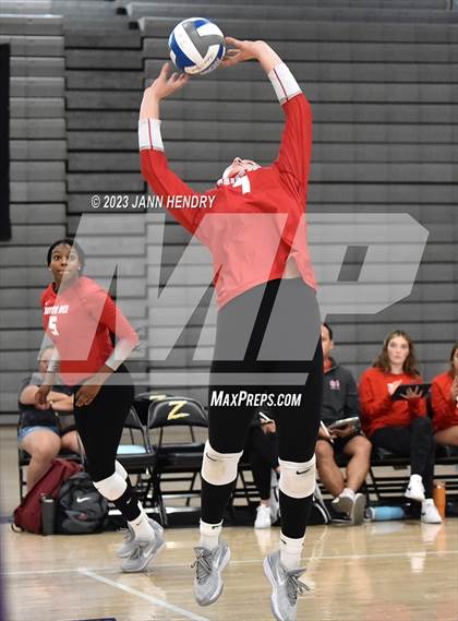 Thumbnail 3 in Mater Dei vs Mira Costa (Durango Fall Classic) photogallery.