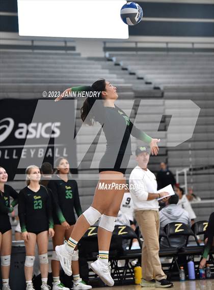 Thumbnail 2 in Mater Dei vs Mira Costa (Durango Fall Classic) photogallery.