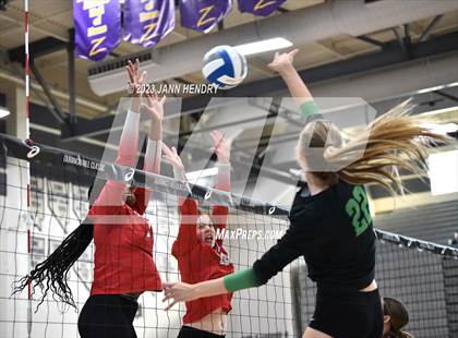 Thumbnail 2 in Mater Dei vs Mira Costa (Durango Fall Classic) photogallery.