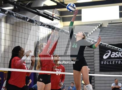 Thumbnail 2 in Mater Dei vs Mira Costa (Durango Fall Classic) photogallery.