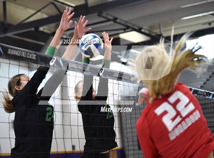 Thumbnail 2 in Mater Dei vs Mira Costa (Durango Fall Classic) photogallery.