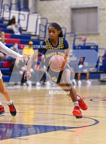 Thumbnail 1 in Cathedral Catholic vs. Bonita Vista (CIF San Diego Section Open Final) photogallery.