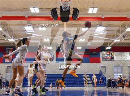 Thumbnail 2 in Cathedral Catholic vs. Bonita Vista (CIF San Diego Section Open Final) photogallery.