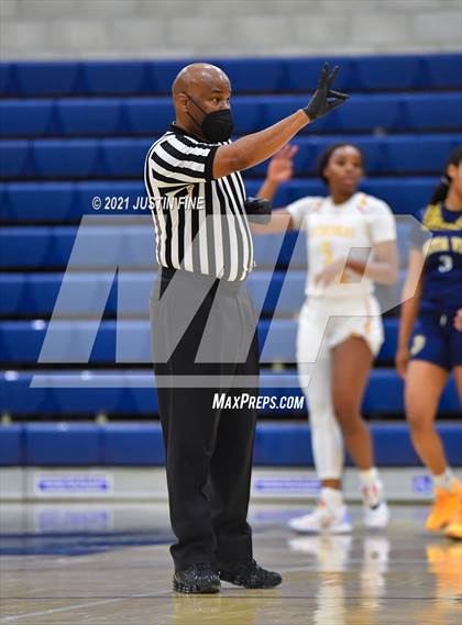 Thumbnail 3 in Cathedral Catholic vs. Bonita Vista (CIF San Diego Section Open Final) photogallery.