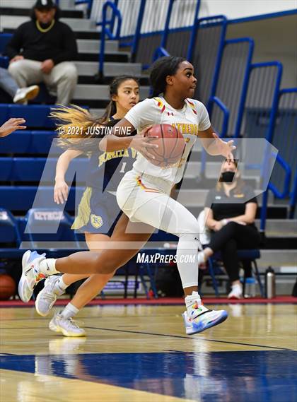 Thumbnail 3 in Cathedral Catholic vs. Bonita Vista (CIF San Diego Section Open Final) photogallery.