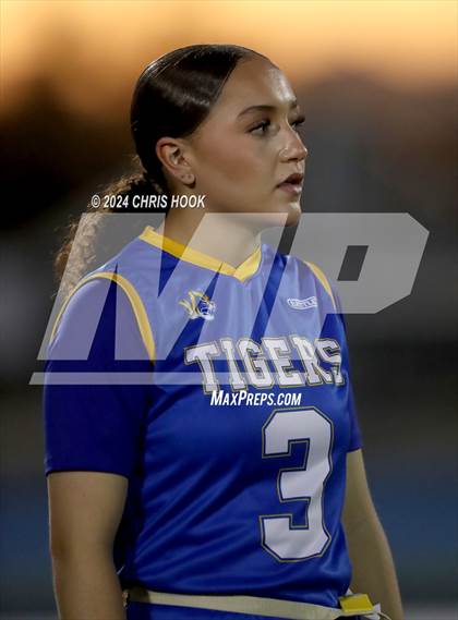Thumbnail 2 in Red Mountain vs Marana (AIA 6A Semifinal) photogallery.
