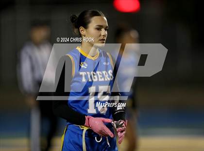 Thumbnail 2 in Red Mountain vs Marana (AIA 6A Semifinal) photogallery.