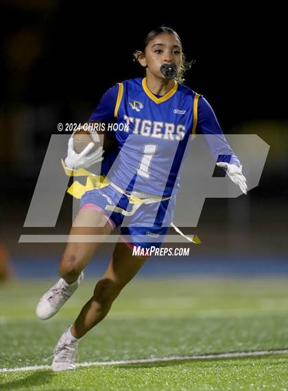 Thumbnail 2 in Red Mountain vs Marana (AIA 6A Semifinal) photogallery.