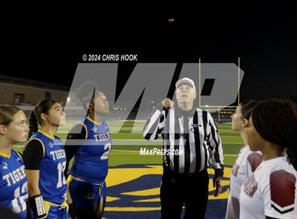 Thumbnail 2 in Red Mountain vs Marana (AIA 6A Semifinal) photogallery.