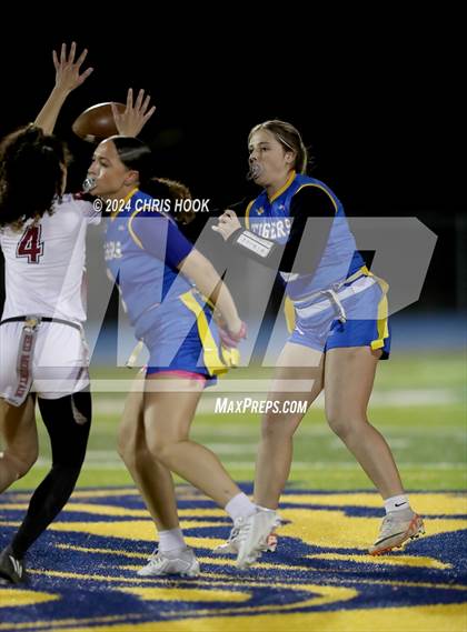 Thumbnail 2 in Red Mountain vs Marana (AIA 6A Semifinal) photogallery.
