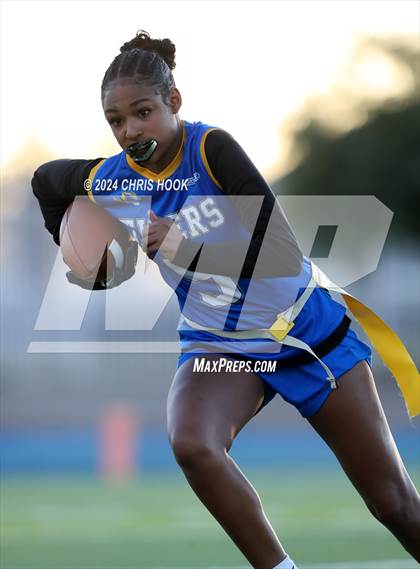 Thumbnail 1 in Red Mountain vs Marana (AIA 6A Semifinal) photogallery.