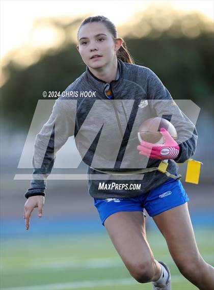 Thumbnail 2 in Red Mountain vs Marana (AIA 6A Semifinal) photogallery.