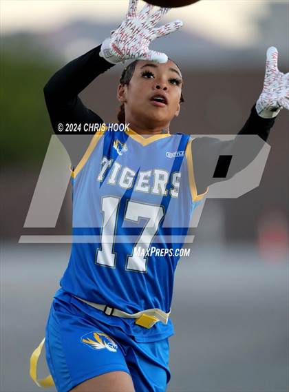 Thumbnail 2 in Red Mountain vs Marana (AIA 6A Semifinal) photogallery.