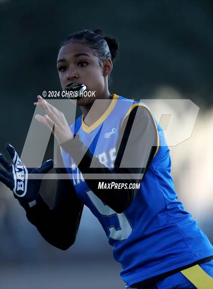 Thumbnail 3 in Red Mountain vs Marana (AIA 6A Semifinal) photogallery.