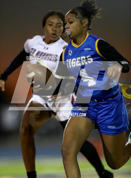 Thumbnail 3 in Red Mountain vs Marana (AIA 6A Semifinal) photogallery.