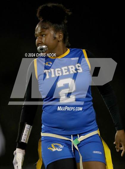 Thumbnail 2 in Red Mountain vs Marana (AIA 6A Semifinal) photogallery.