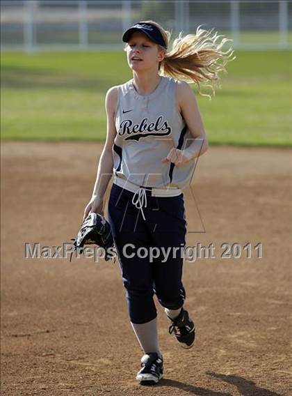 Thumbnail 2 in Glendale @ Flintridge Prep photogallery.